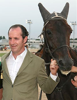 luca zaia con cavallo.jpg